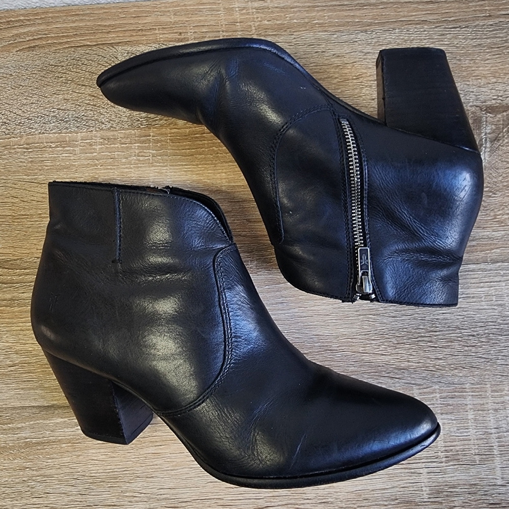 FRYE Black Leather Ankle Zip Boots 10 M - Picture 8 of 16